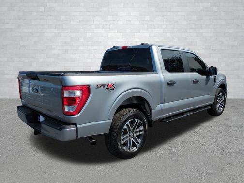 ICONIC SILVER METALLIC 2023 Ford F-150 XL