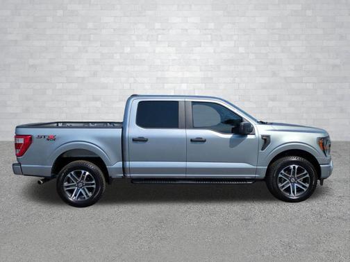 ICONIC SILVER METALLIC 2023 Ford F-150 XL