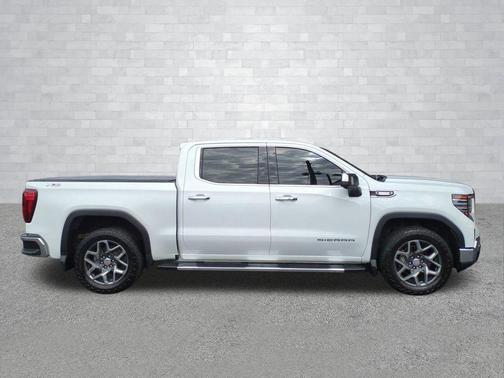 2022 GMC Sierra 1500 SLT