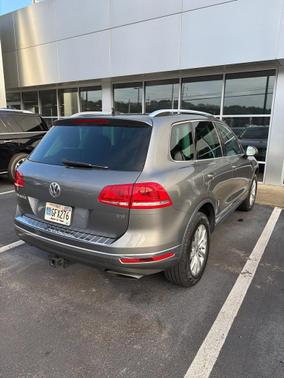 2016 Volkswagen Touareg VR6 Sport