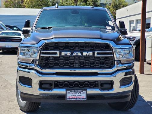 2024 RAM 2500 Tradesman Crew Cab 4x4 6'4' Box