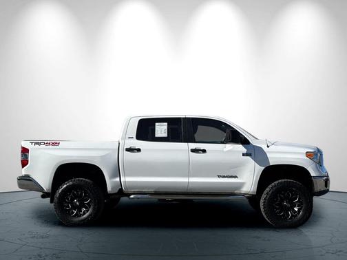 Super White 2016 Toyota Tundra SR5