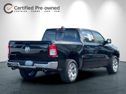 Diamond Black Crystal Pearlcoat 2021 RAM 1500 Big Horn/Lone Star