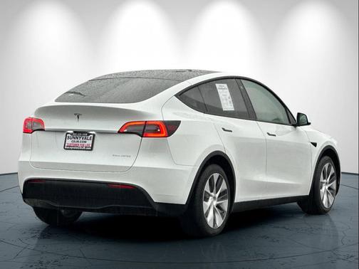 2023 Tesla Model Y Long Range Dual Motor All-Wheel Drive