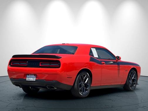 Go Mango 2022 Dodge Challenger R/T