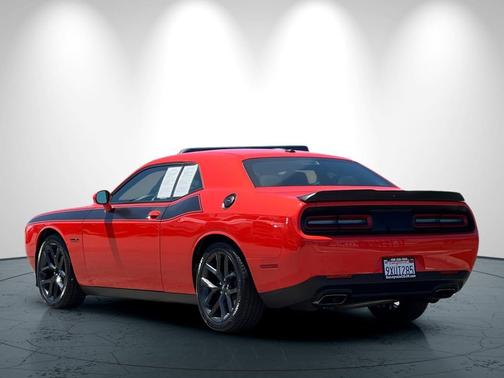 Go Mango 2022 Dodge Challenger R/T