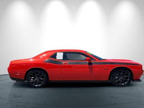 Go Mango 2022 Dodge Challenger R/T