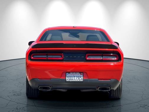 Go Mango 2022 Dodge Challenger R/T