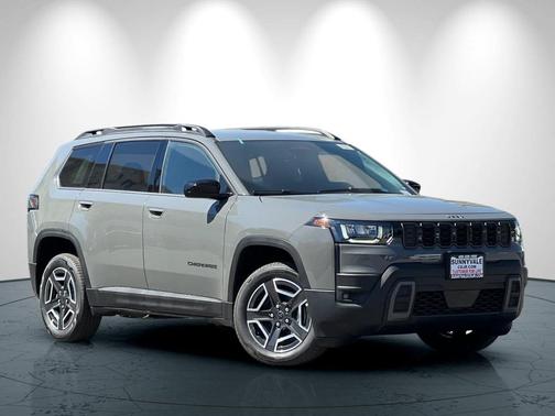 Sting-Gray Clearcoat 2026 Jeep Cherokee Laredo 4x4