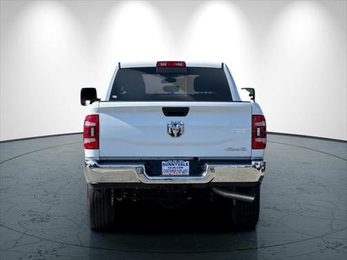2024 RAM 2500 Tradesman Crew Cab 4x4 6'4' Box