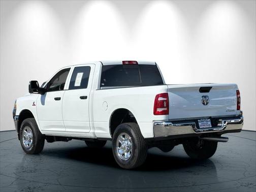 2024 RAM 2500 Tradesman Crew Cab 4x4 6'4' Box