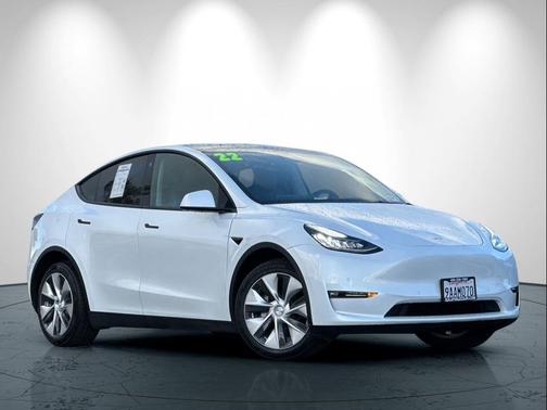 2022 Tesla Model Y Long Range Dual Motor All-Wheel Drive