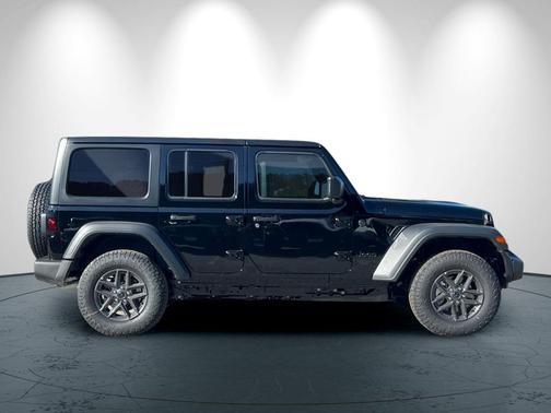 Black Clearcoat 2026 Jeep Wrangler Sport S