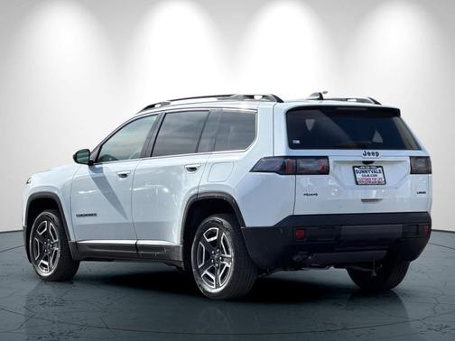 Bright White Clearcoat 2026 Jeep Cherokee Laredo