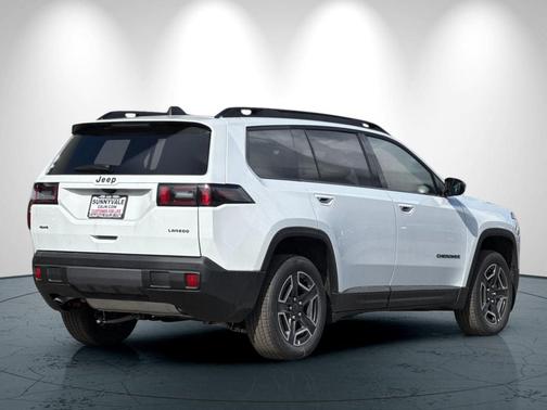 Bright White Clearcoat 2026 Jeep Cherokee Laredo