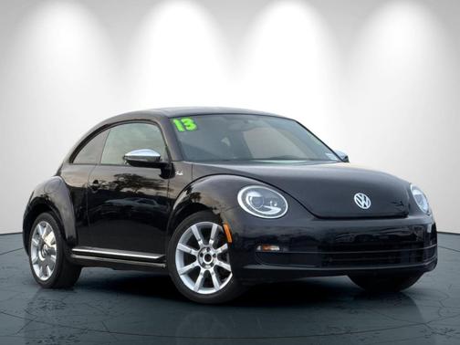 Deep Black Pearl Metallic 2013 Volkswagen Beetle 2.5L Fender Edition