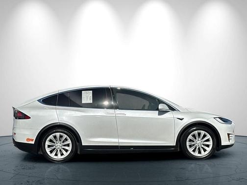 Pearl White Multi-Coat 2020 Tesla Model X Long Range Dual Motor All-Wheel Drive