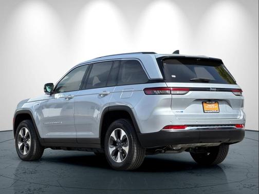 2022 Jeep Grand Cherokee 4xe Base