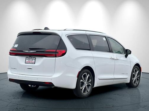 2026 Chrysler Pacifica L