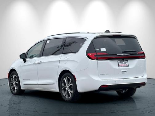 2026 Chrysler Pacifica L