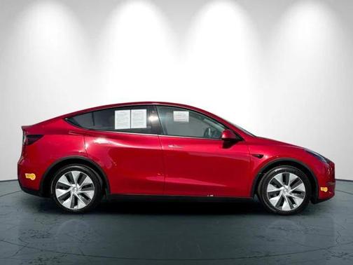 2022 Tesla Model Y Long Range Dual Motor All-Wheel Drive