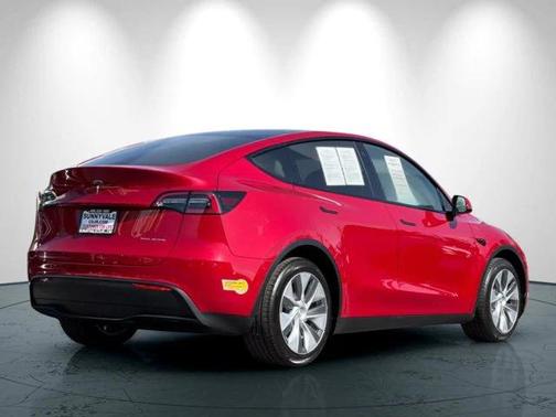 2022 Tesla Model Y Long Range Dual Motor All-Wheel Drive