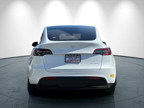 2022 Tesla Model Y Long Range Dual Motor All-Wheel Drive