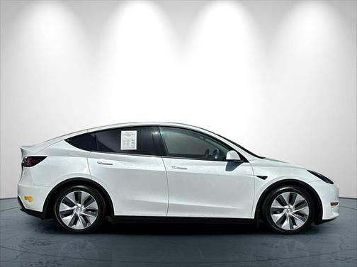 2022 Tesla Model Y Long Range Dual Motor All-Wheel Drive