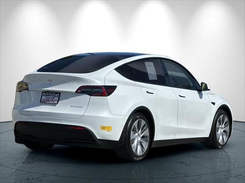 2022 Tesla Model Y Long Range Dual Motor All-Wheel Drive