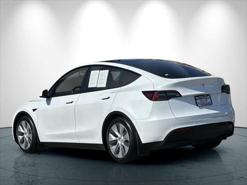 2022 Tesla Model Y Long Range Dual Motor All-Wheel Drive