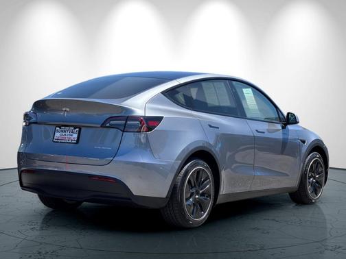 2024 Tesla Model Y Long Range Dual Motor All-Wheel Drive