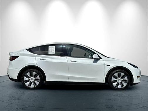 2022 Tesla Model Y Long Range Dual Motor All-Wheel Drive