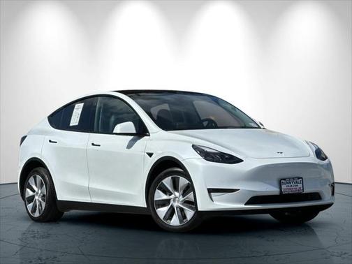 2022 Tesla Model Y Long Range Dual Motor All-Wheel Drive