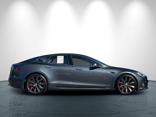 2020 Tesla Model S Performance