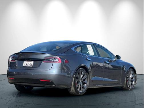 2020 Tesla Model S Performance