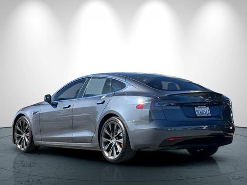 2020 Tesla Model S Performance