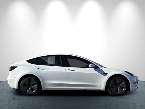 Pearl White Multi-Coat 2023 Tesla Model 3 Standard Range