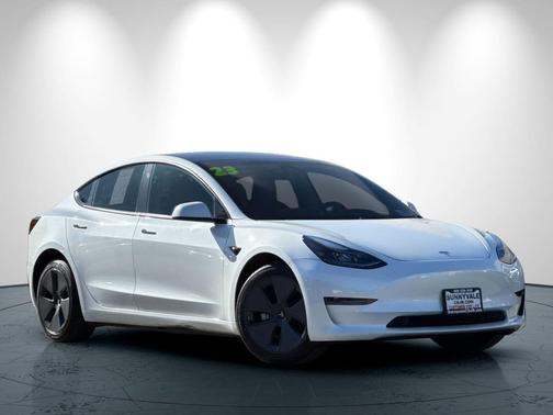 Pearl White Multi-Coat 2023 Tesla Model 3 Standard Range