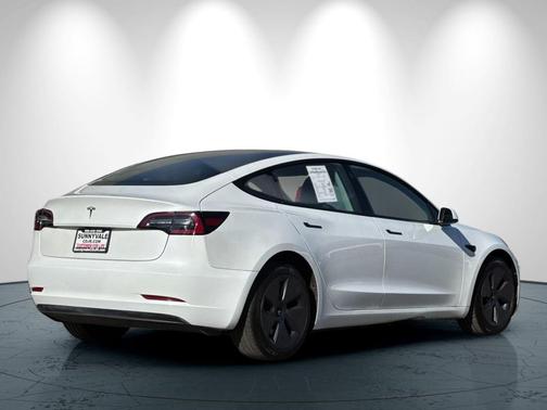 Pearl White Multi-Coat 2023 Tesla Model 3 Standard Range