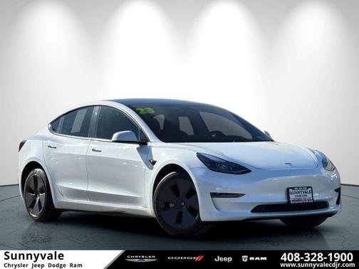Pearl White Multi-Coat 2023 Tesla Model 3 Standard Range