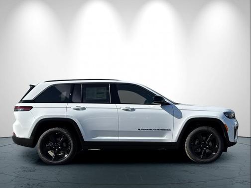 Bright White Clearcoat 2026 Jeep Grand Cherokee Limited