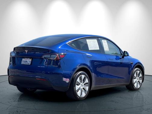 2023 Tesla Model Y Long Range Dual Motor All-Wheel Drive