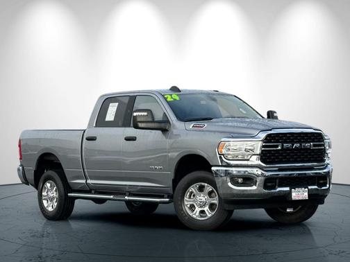 2024 RAM 2500 Big Horn Crew Cab 4x4 6'4' Box