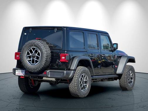 Black Clearcoat 2026 Jeep Wrangler Rubicon