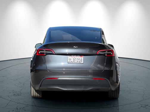 2024 Tesla Model Y Long Range Dual Motor All-Wheel Drive