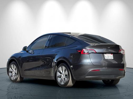 2024 Tesla Model Y Long Range Dual Motor All-Wheel Drive