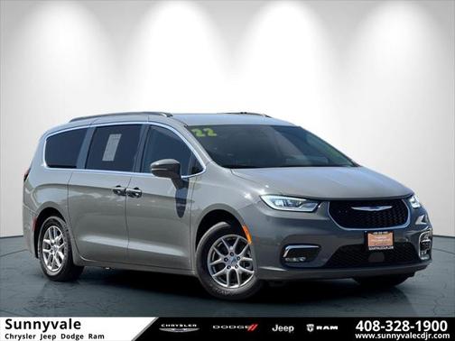 2022 Chrysler Pacifica Touring L