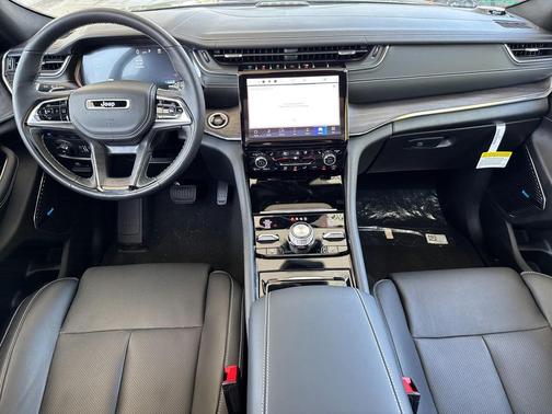 2023 Jeep Grand Cherokee 4xe Overland