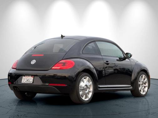 2013 Volkswagen Beetle 2.5L Fender Edition