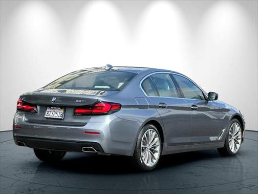 2022 BMW 530 i